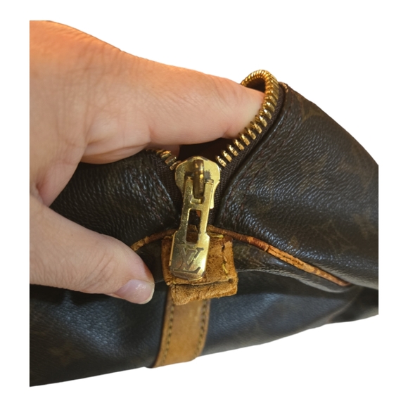 LV Mono Keepall some corner rubs ,fading torn tab - Picture 14 of 14